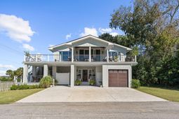101 Charleston Boulevard photo 4