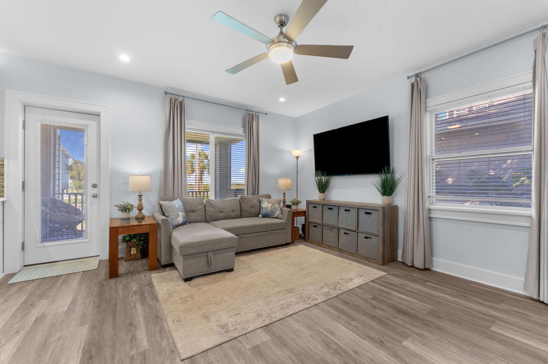 101 Charleston Boulevard Photo 8