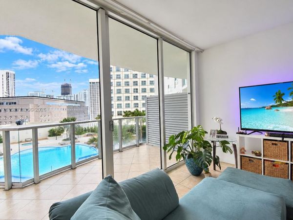 300 S Biscayne Blvd, Unit T-1405, Miami, FL 33131