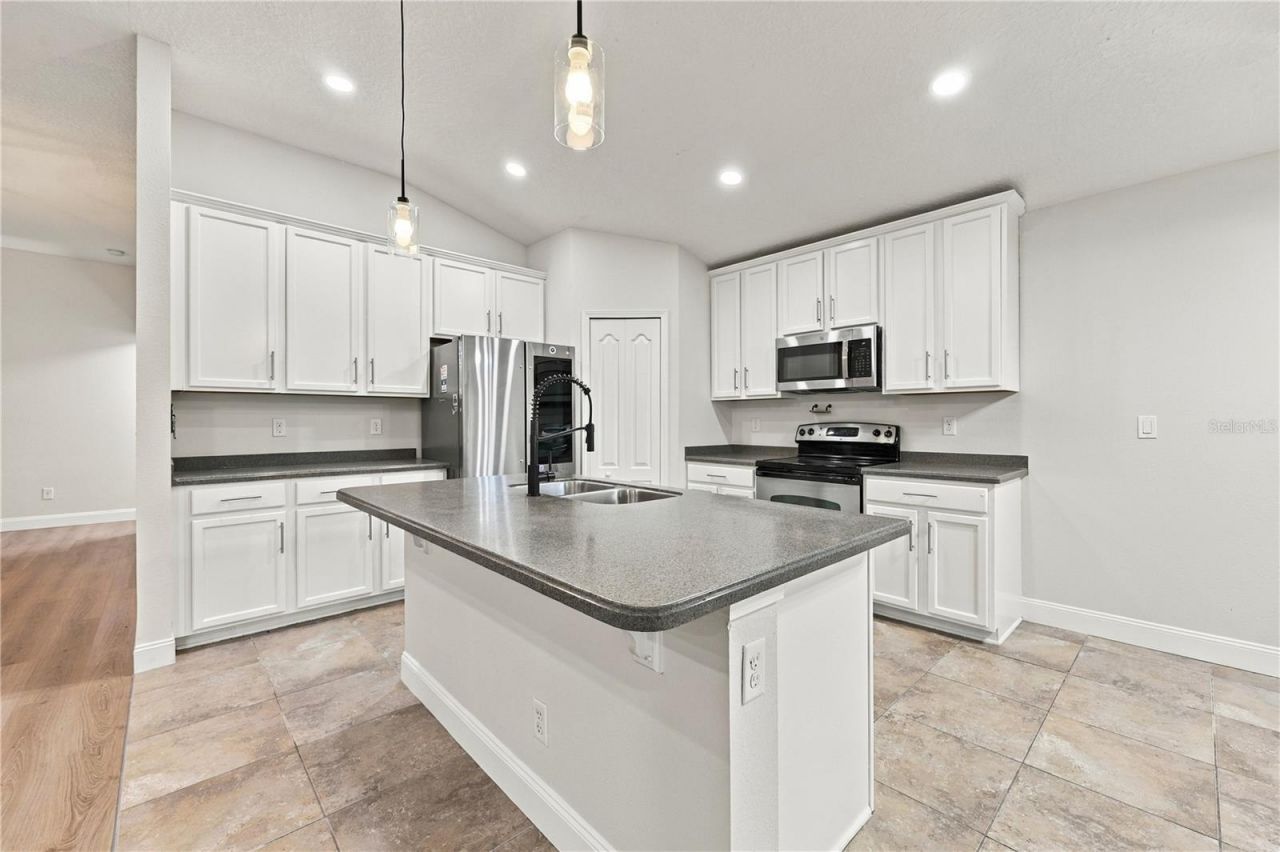 466 W New England Drive , Elkton, FL 32033 Photo