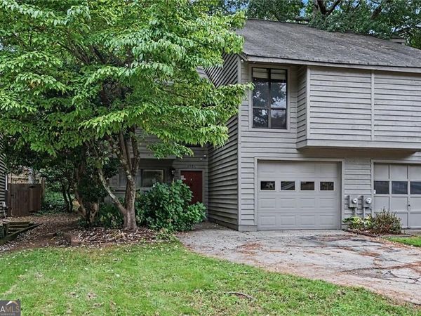 1006 Creatwood Circle SE, Smyrna, GA 30080