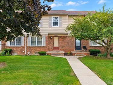 24244 Bashian Drive , Novi, Mi 48375