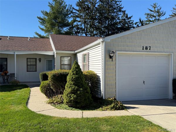 187 Knolls Drive , Stony Brook, NY 11790