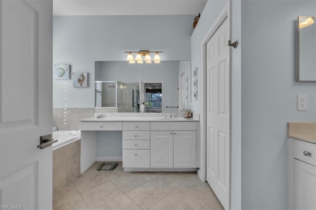 3910 Lakeview Isle Ct , Fort Myers, FL 33905 Photo