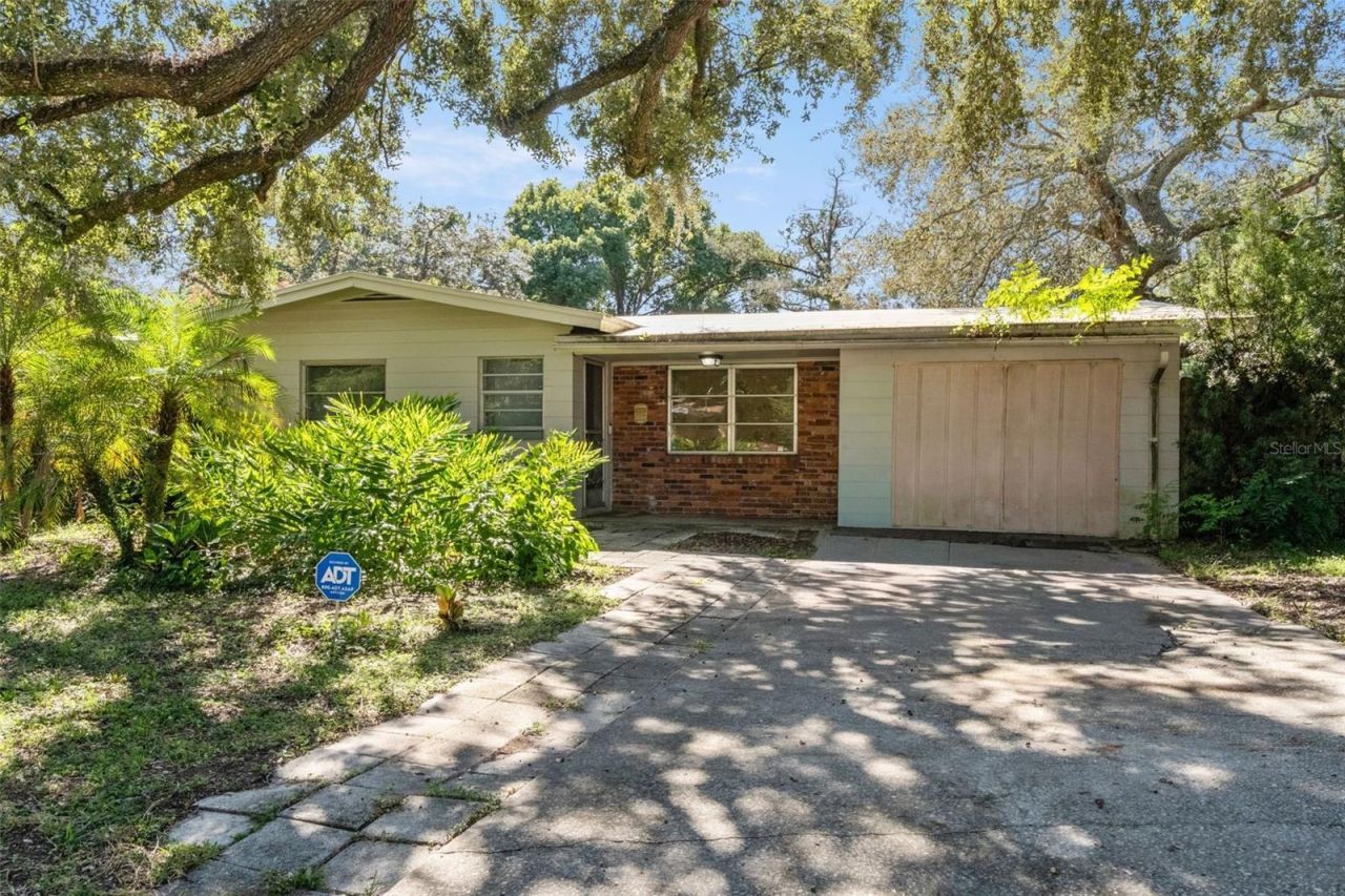 5714 Fernhill Drive , Orlando, FL 32808 Photo