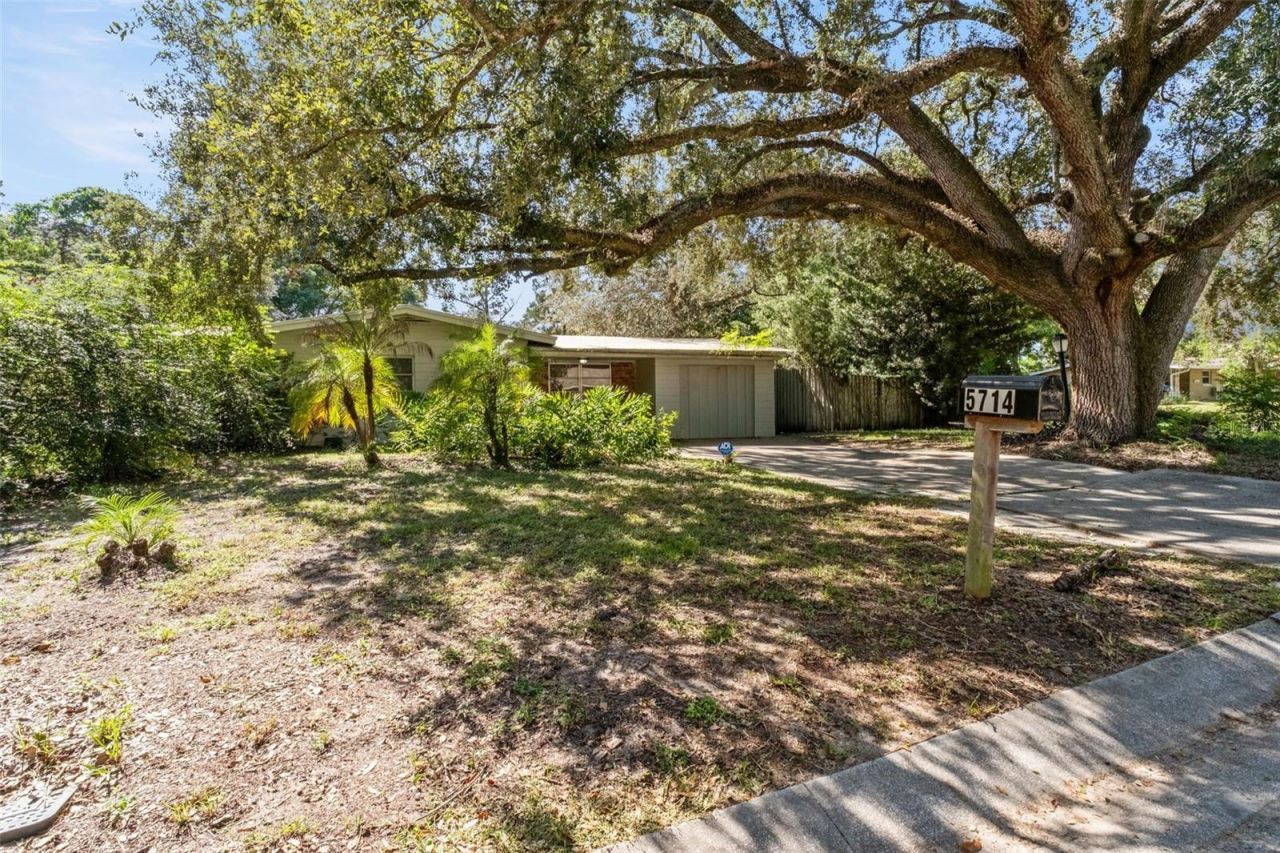 5714 Fernhill Drive , Orlando, FL 32808 Photo