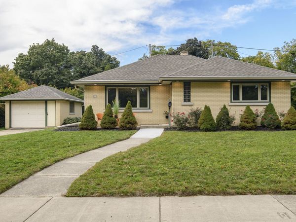 221 N Story Pkwy, Milwaukee, WI 53208