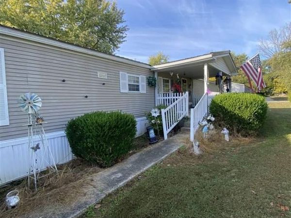 731 SW A Street, Linton, IN 47441