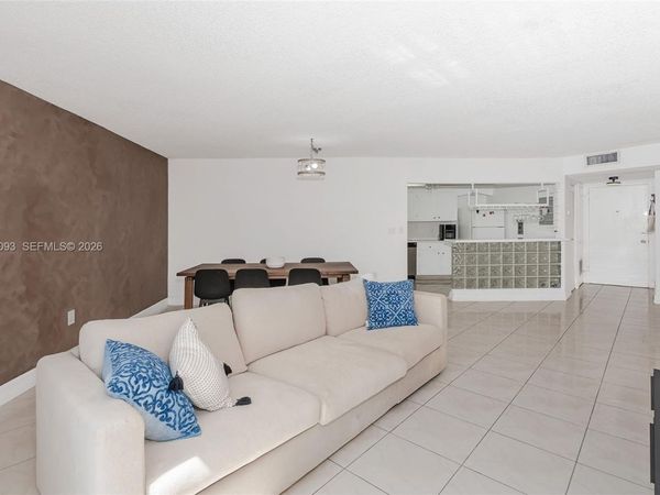 2750 NE 183rd St , Unit 1612, Aventura, FL 33160