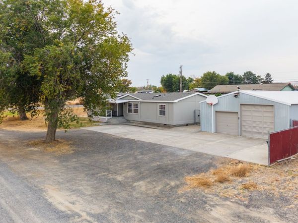 739 S 2nd Place , Soap Lake, WA 98851