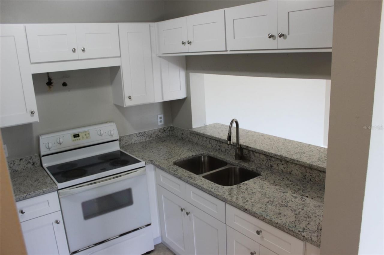 5231 Via Hacienda Circle, Unit B218, Orlando, FL 32839 Photo