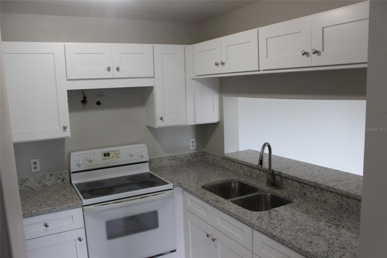 5231 Via Hacienda Circle, Unit B218, Orlando, FL 32839 Photo