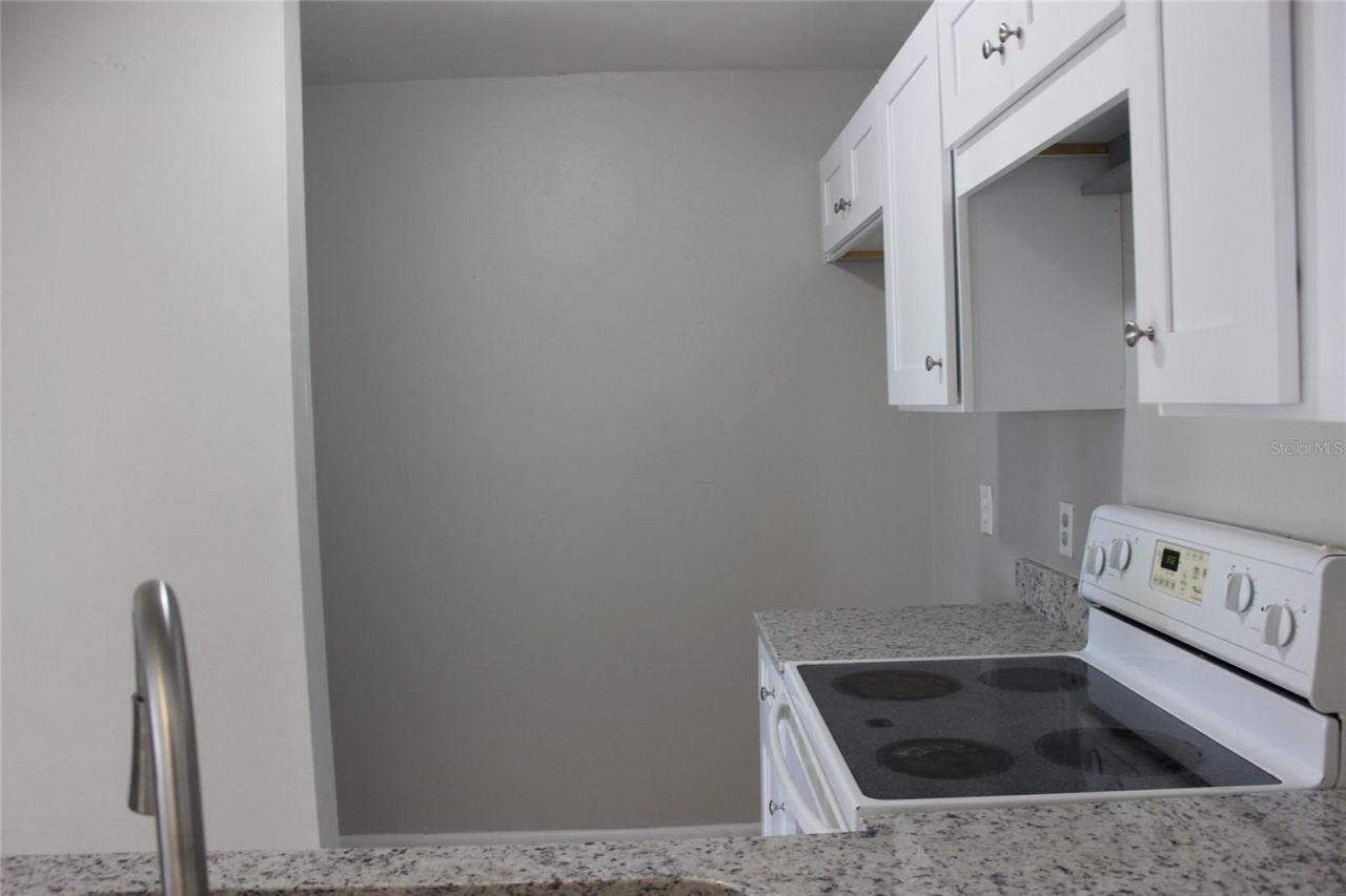 5231 Via Hacienda Circle, Unit B218, Orlando, FL 32839 Photo