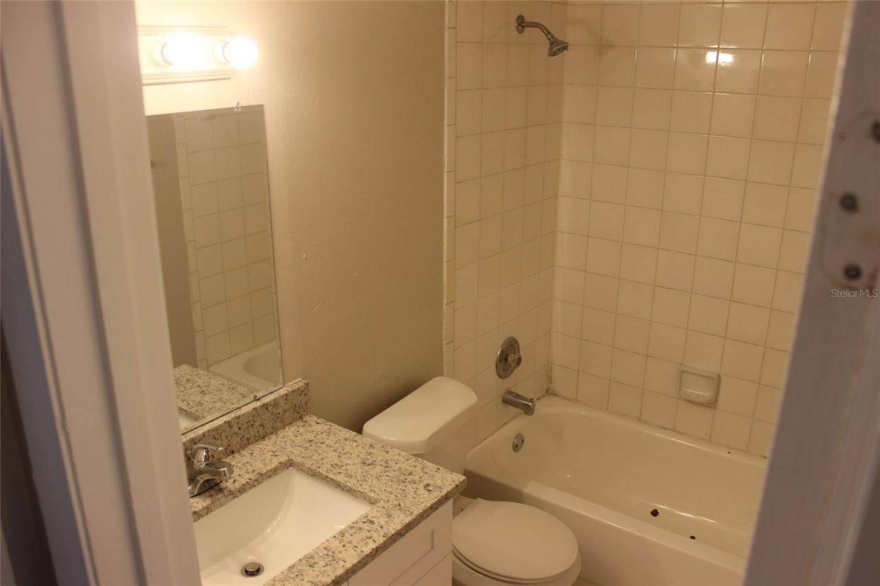 5231 Via Hacienda Circle, Unit B218, Orlando, FL 32839 Photo