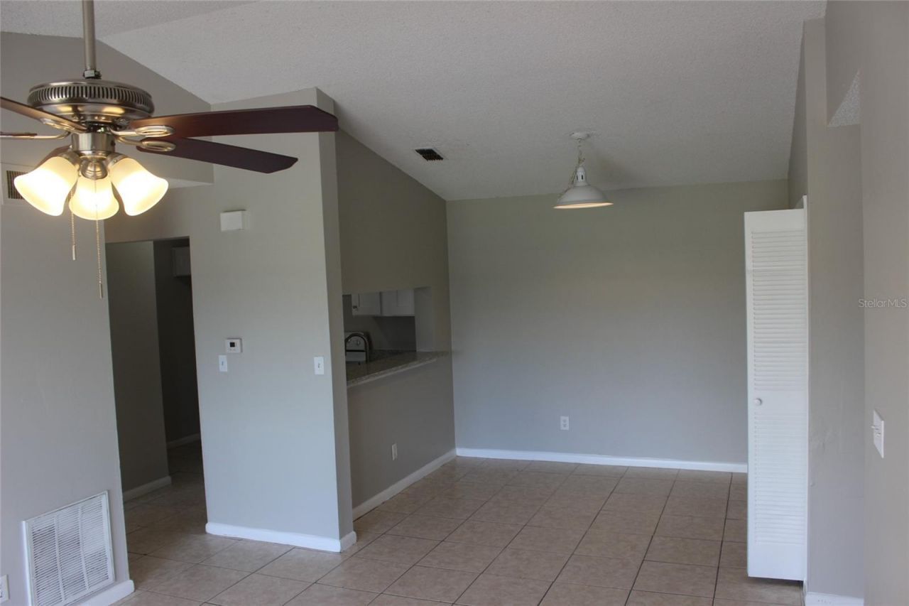 5231 Via Hacienda Circle, Unit B218, Orlando, FL 32839 Photo