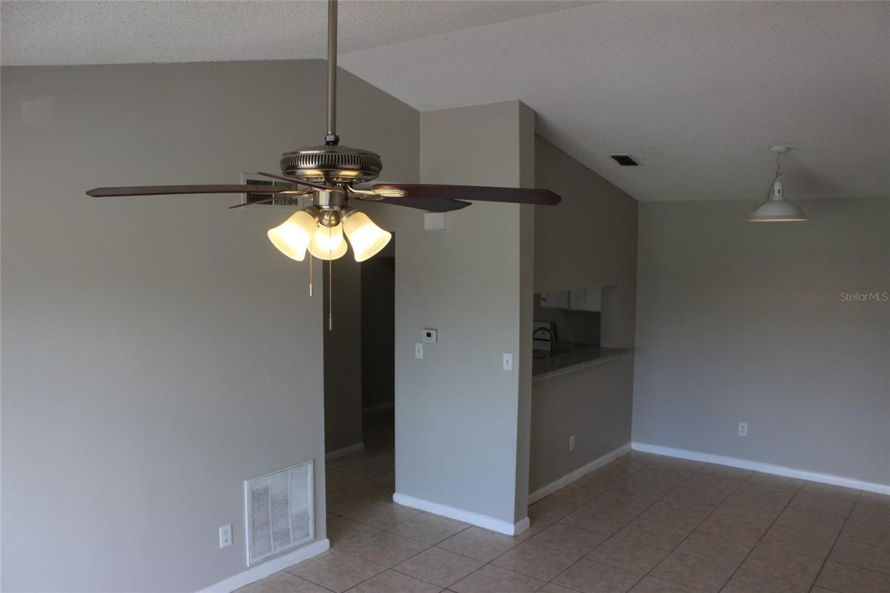 5231 Via Hacienda Circle, Unit B218, Orlando, FL 32839 Photo