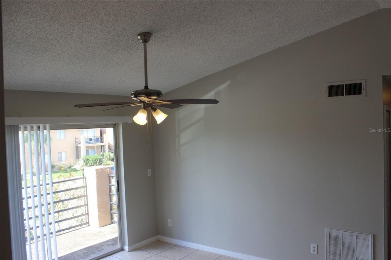 5231 Via Hacienda Circle, Unit B218, Orlando, FL 32839 Photo