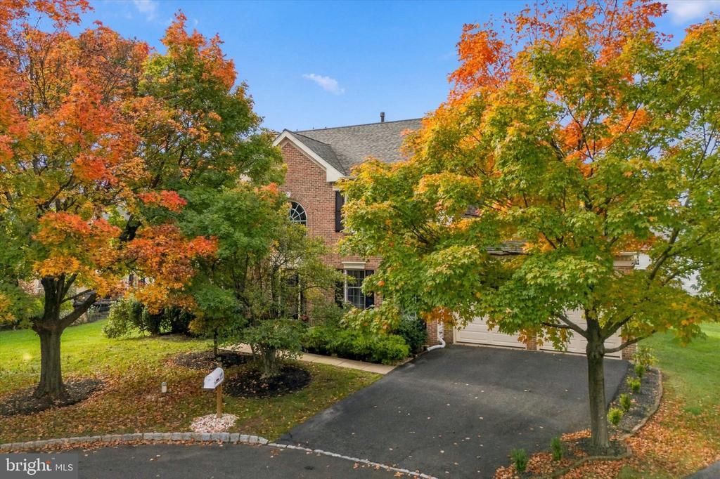 108 CASCADES COURT, BLUE BELL, PA 19422