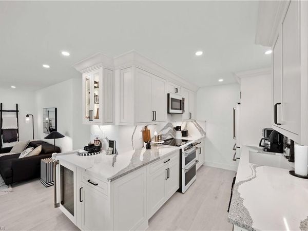 2100 Gulf Shore BLVD N, Unit 101, NAPLES, FL 34102