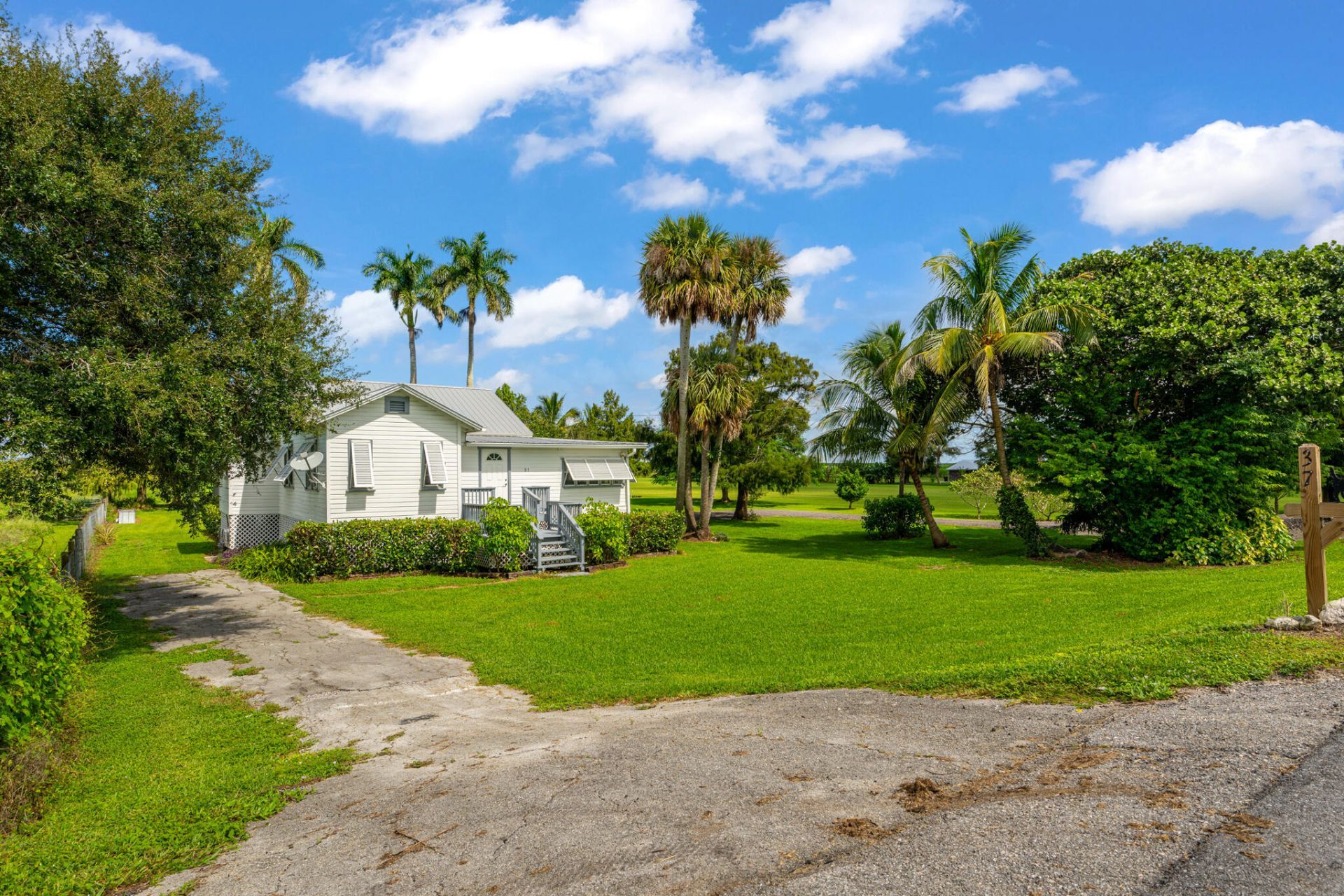 37 E Corkscrew Boulevard, Clewiston, FL 33440 Photo