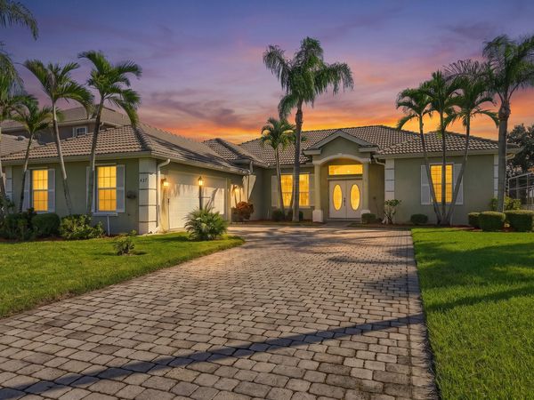 437 NW Canterbury Court, Port St. Lucie, FL 34983