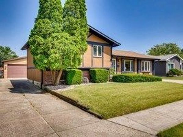 16819 Meadowdale Drive, Oak Forest, IL 60452