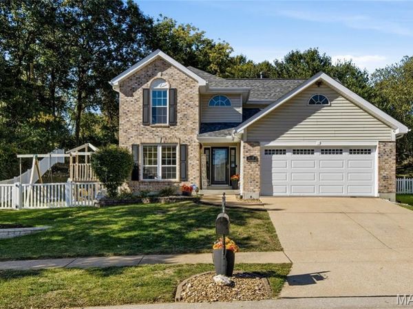 418 Hamilton Meadows Drive , Fenton, MO 63026