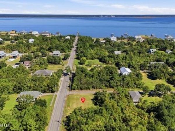 1320 Dunbar Avenue, Bay Saint Louis, MS 39520