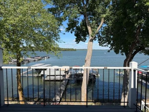 410 E Lake Street , Waconia, MN 55387