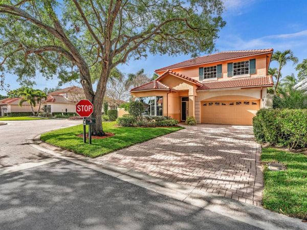 36 Monterey Pointe Drive, Palm Beach Gardens, FL 33418