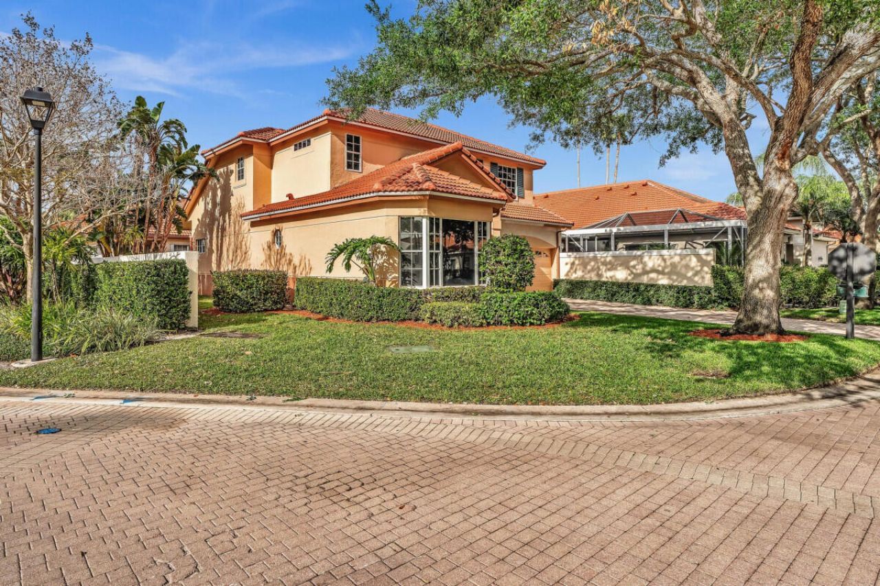 36 Monterey Pointe Drive, Palm Beach Gardens, FL 33418 Photo