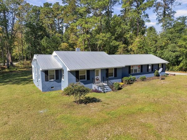 501 N Nichols St. , Nichols, SC 29581