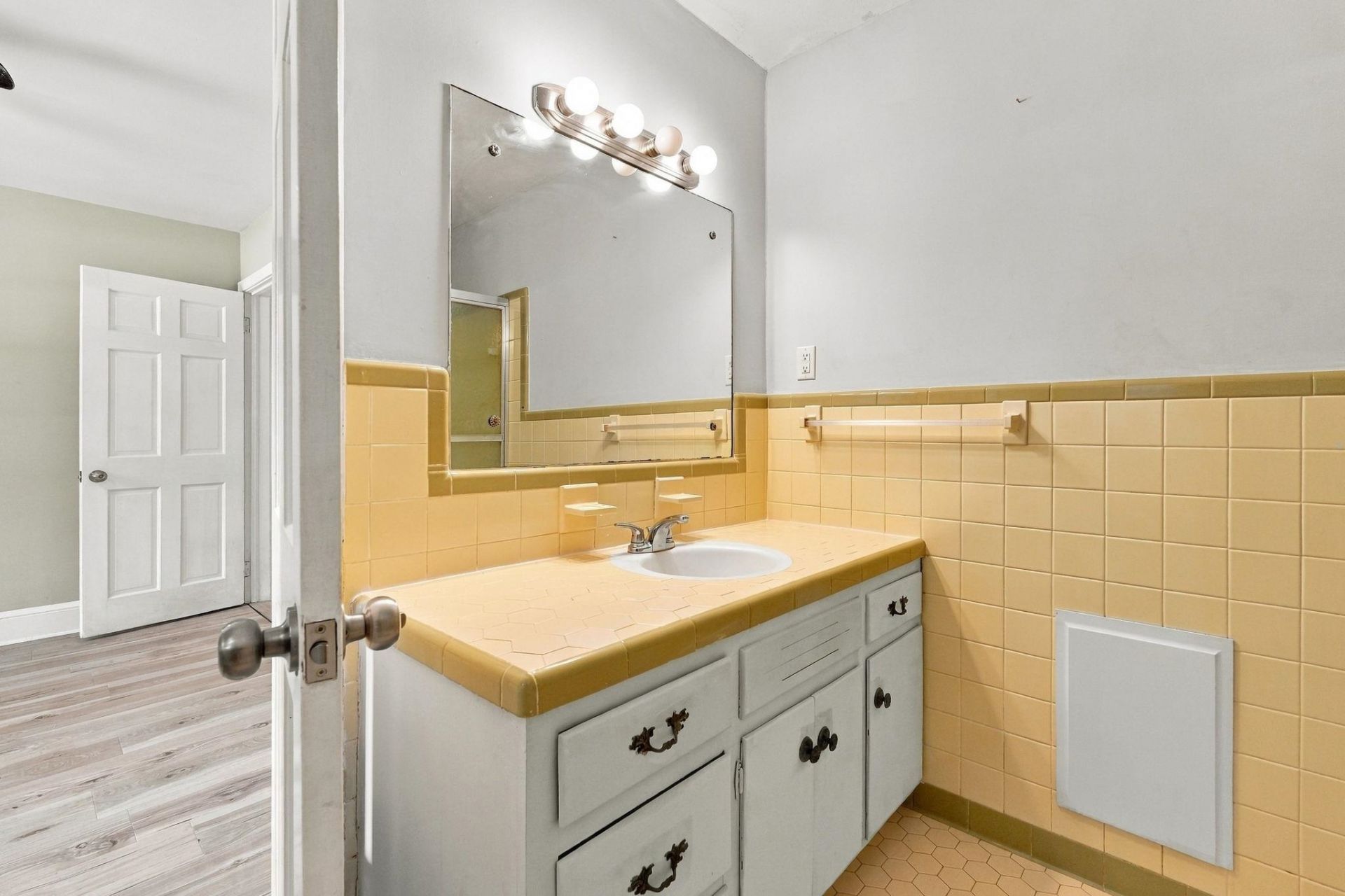 501 N Nichols St. Photo 17