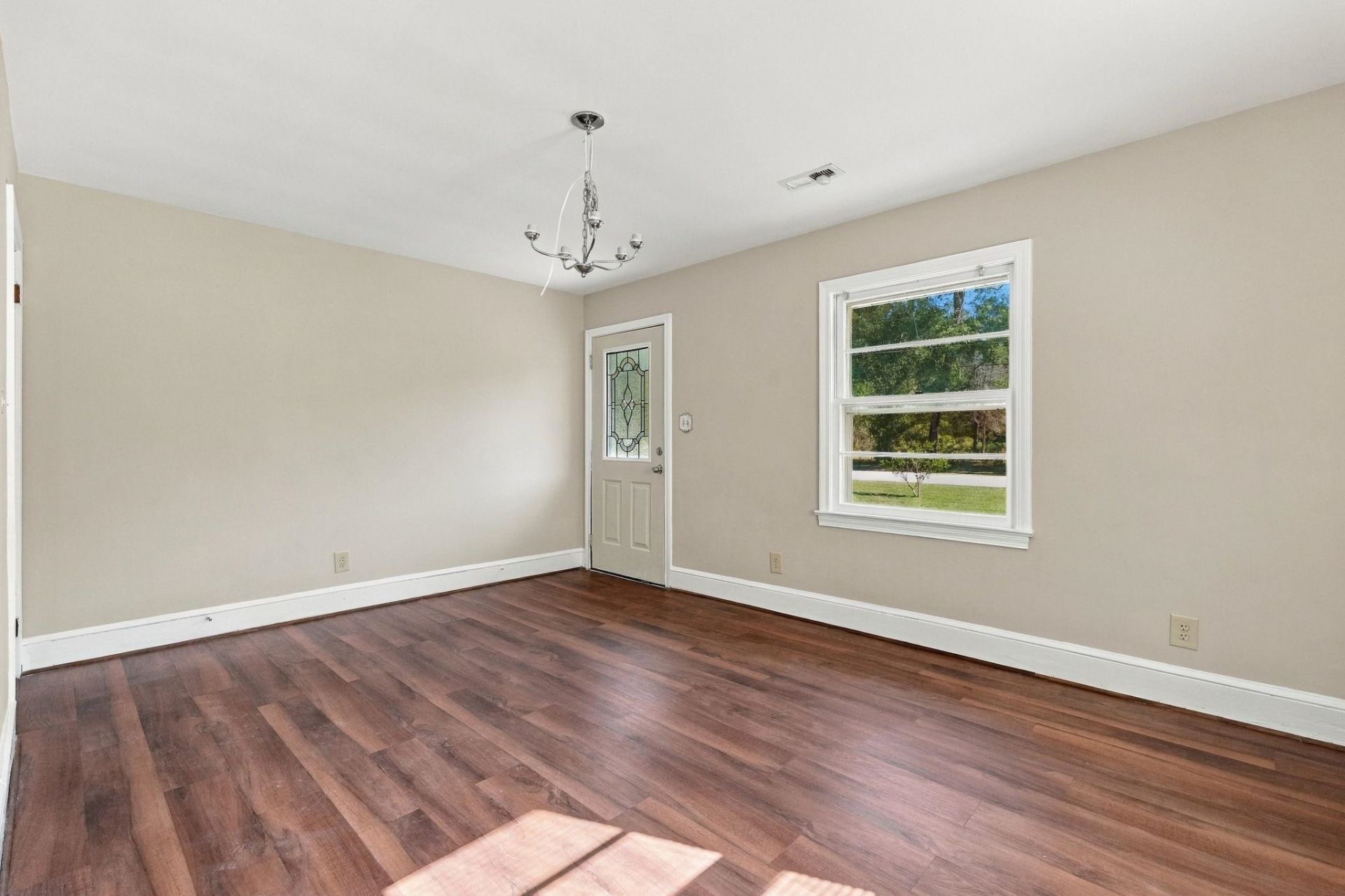 501 N Nichols St. Photo 4