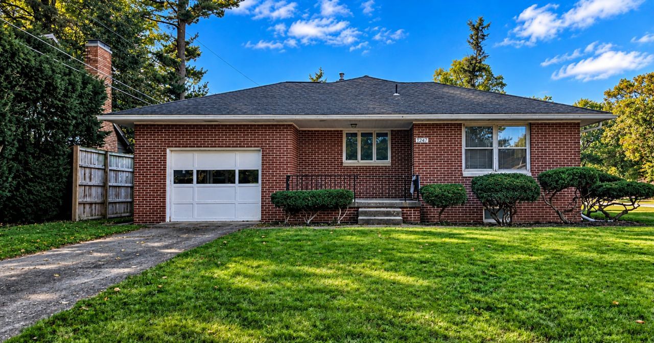2101 Cureton Drive, Urbana, IL 61801 Main Photo