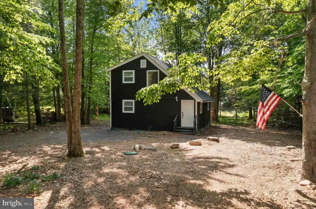 3130 ESSEX ROAD , TOBYHANNA, PA 18466