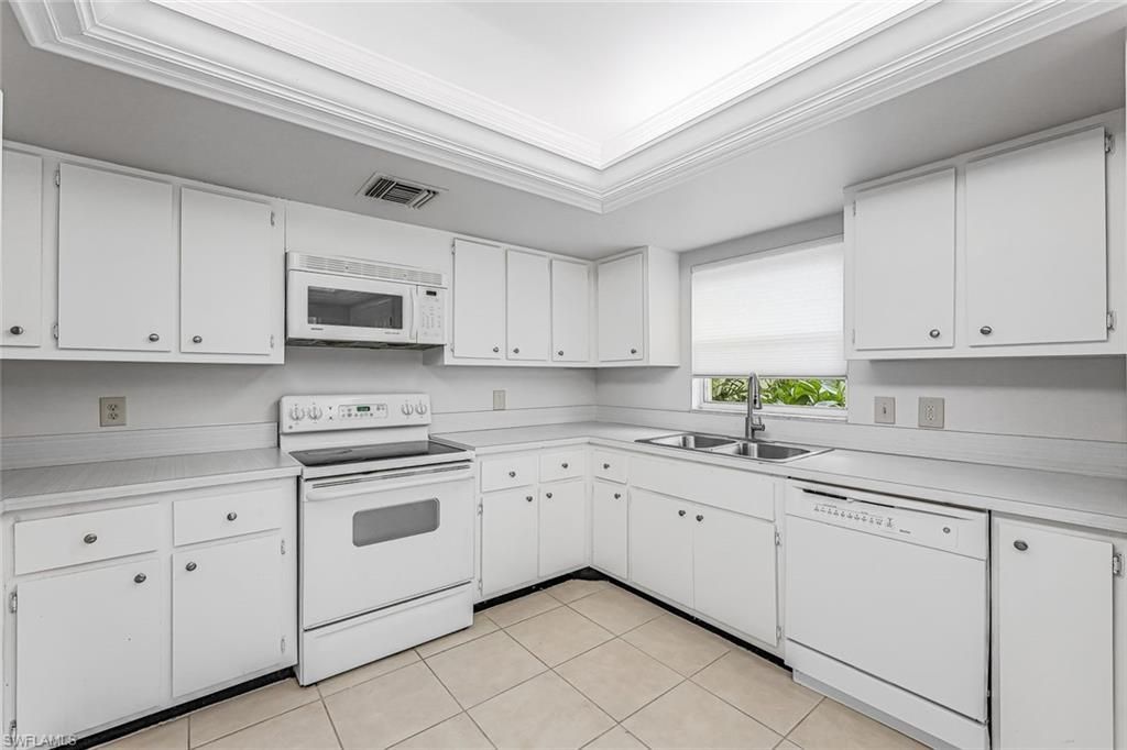 1201 Solana Rd , Unit 5, Naples, FL 34103 Photo