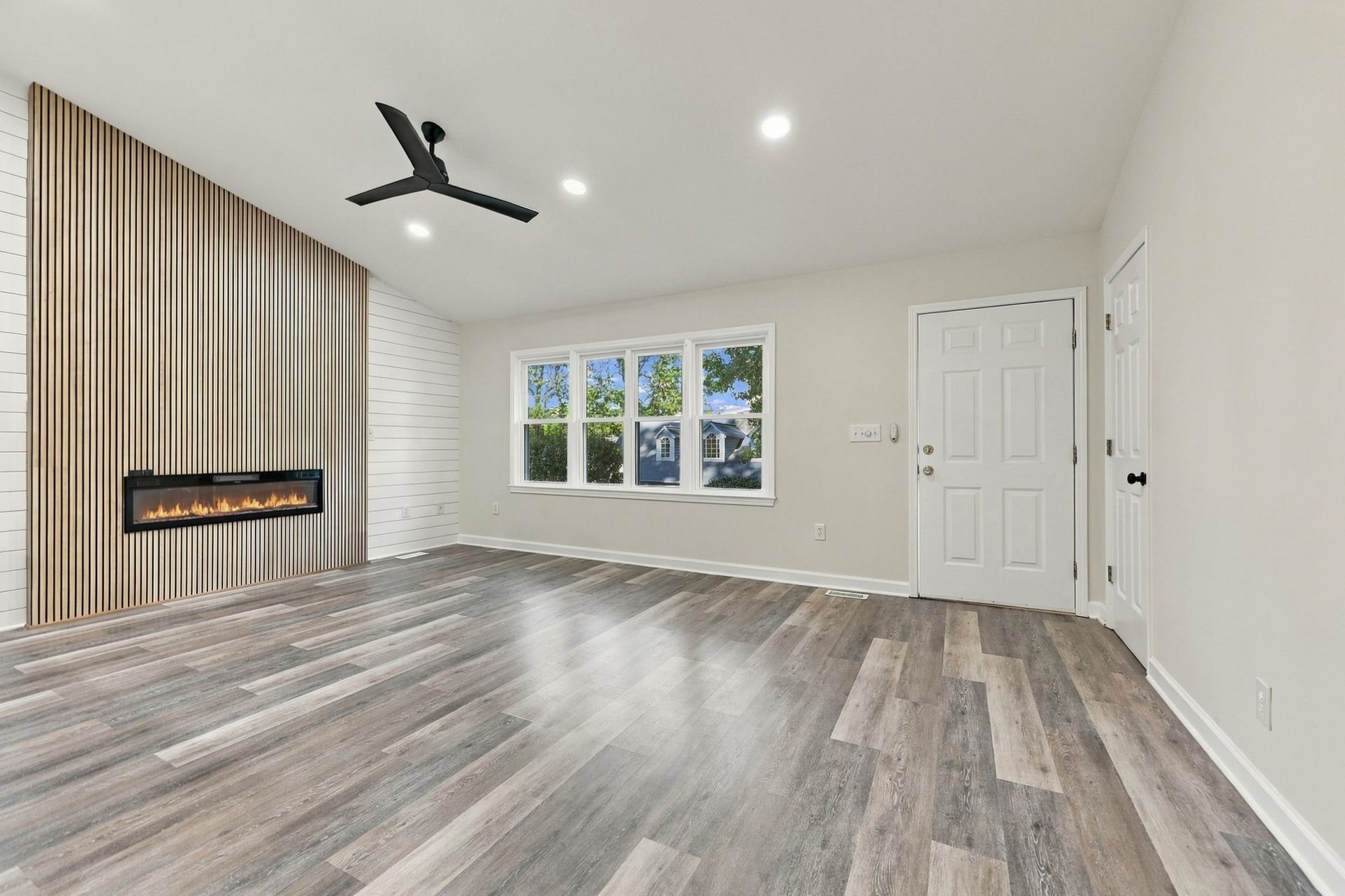 2215 Jefferson Circle Photo 12