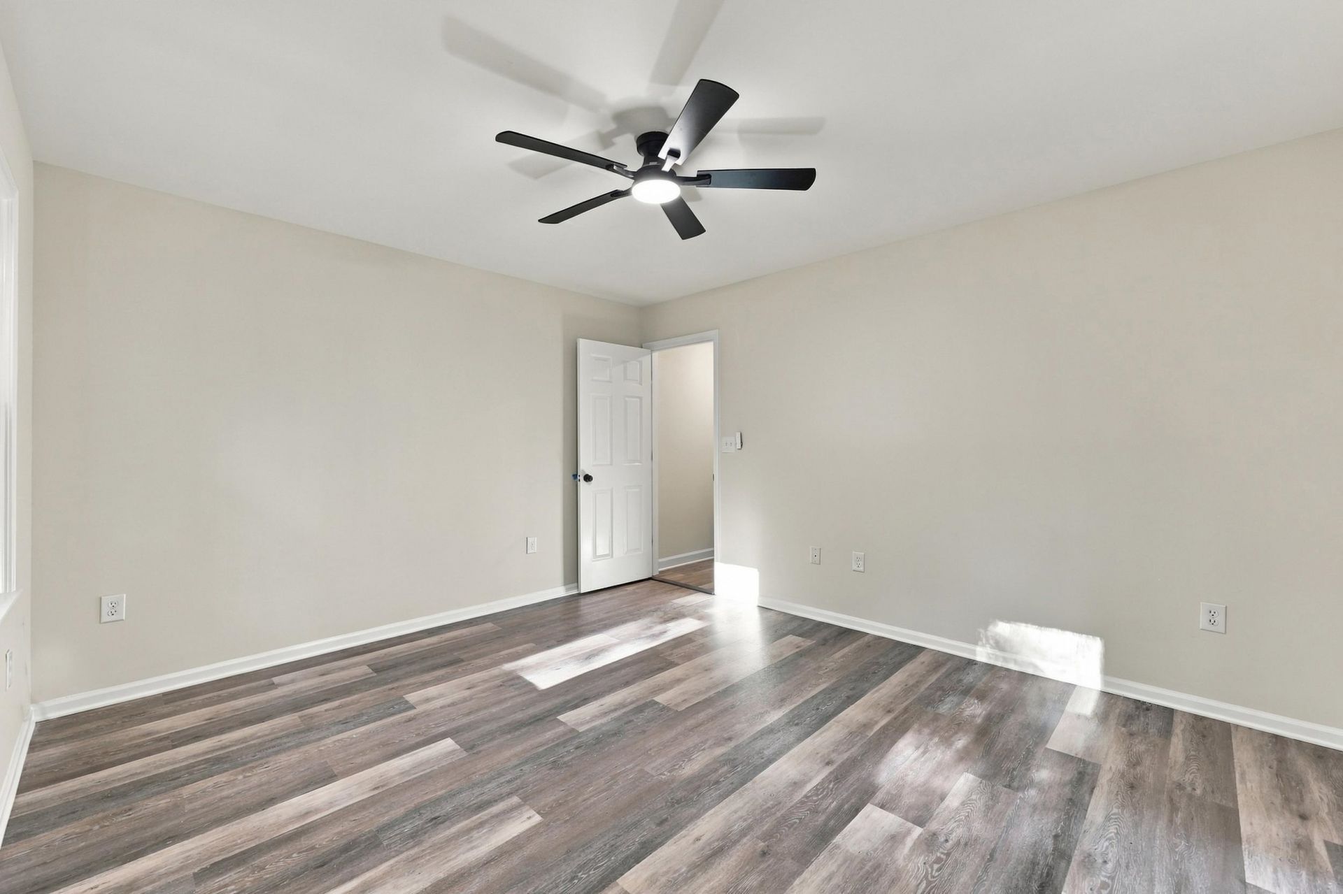 2215 Jefferson Circle Photo 27