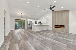 2215 Jefferson Circle photo 4