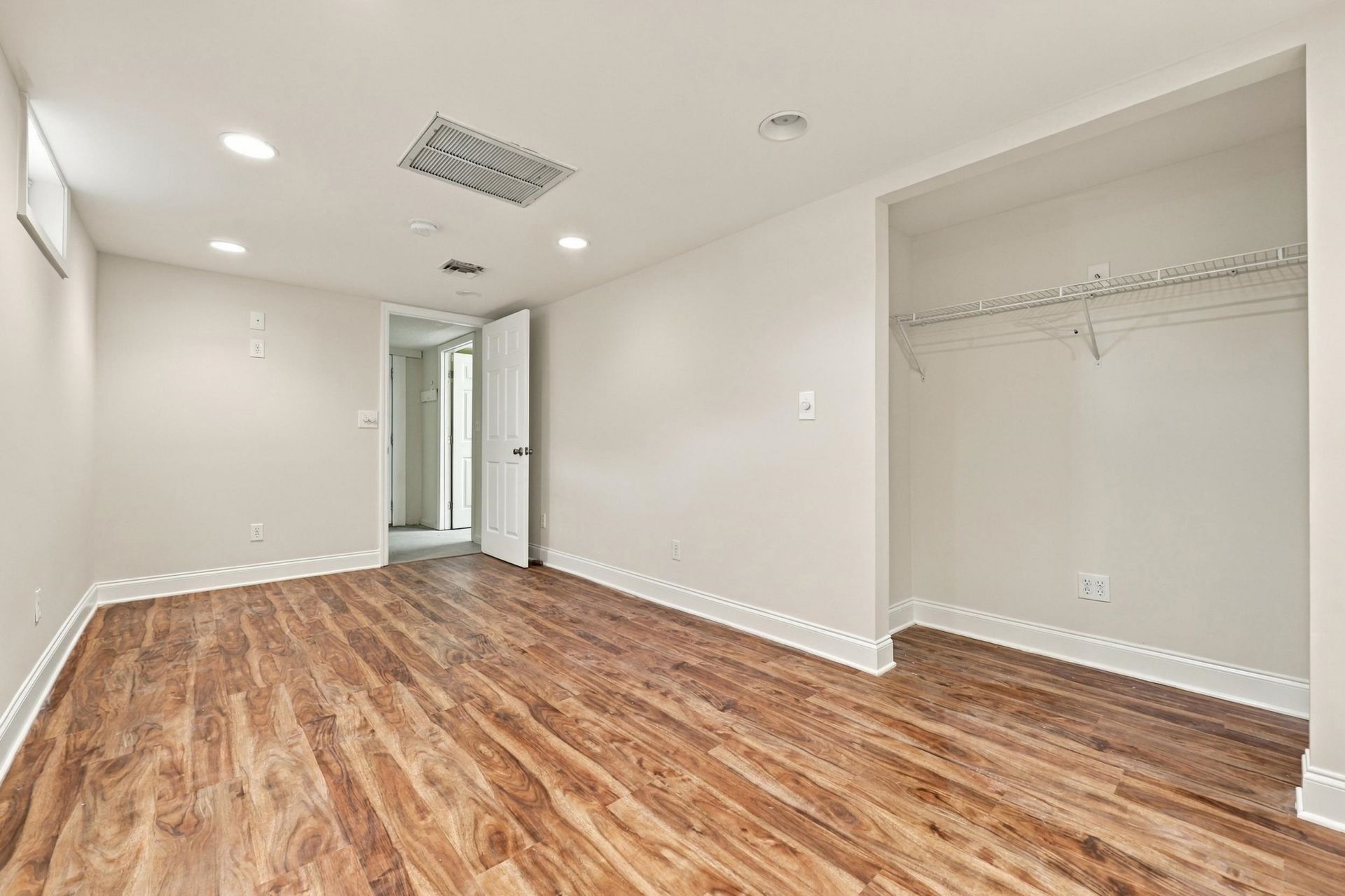 2215 Jefferson Circle Photo 32