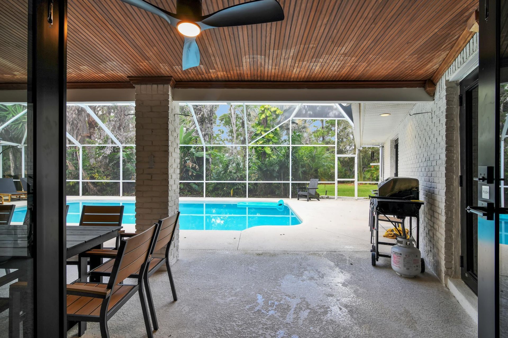 8850 Hidden Pines Road, Fort Pierce, FL 34945 Photo