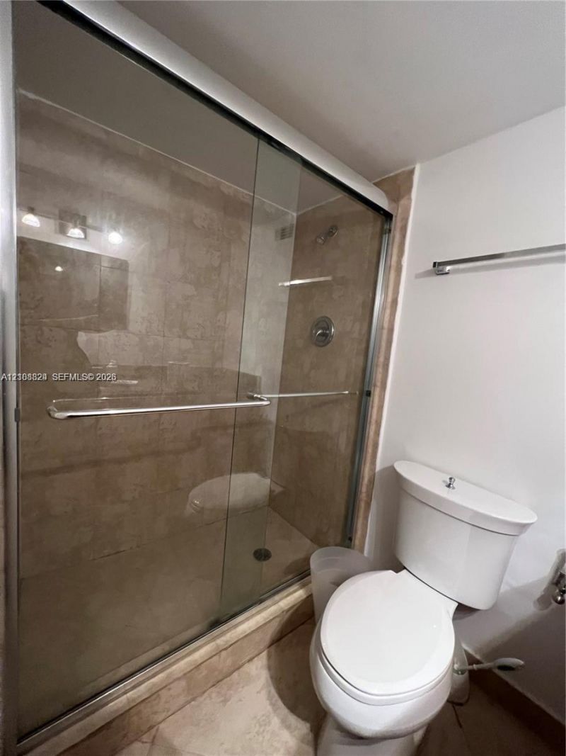 6039 Collins Ave , Unit 1208, Miami Beach, FL 33140 Photo
