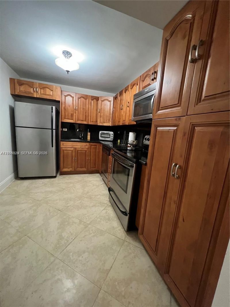 6039 Collins Ave , Unit 1208, Miami Beach, FL 33140 Photo