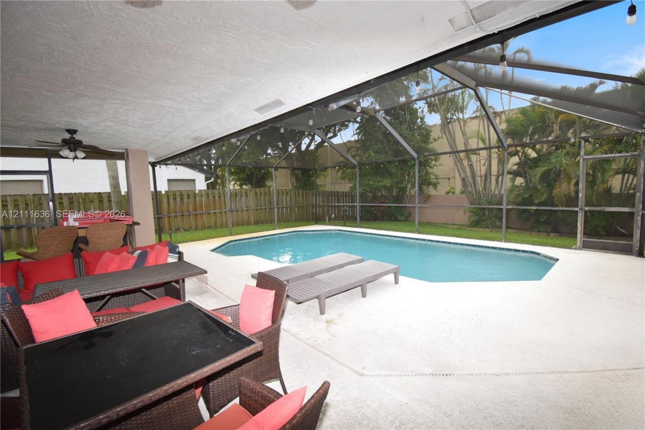 6671 W Wedgewood Ave, Davie, FL 33331 Photo