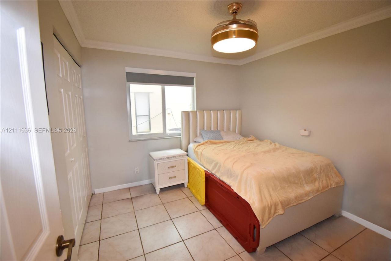 6671 W Wedgewood Ave, Davie, FL 33331 Photo