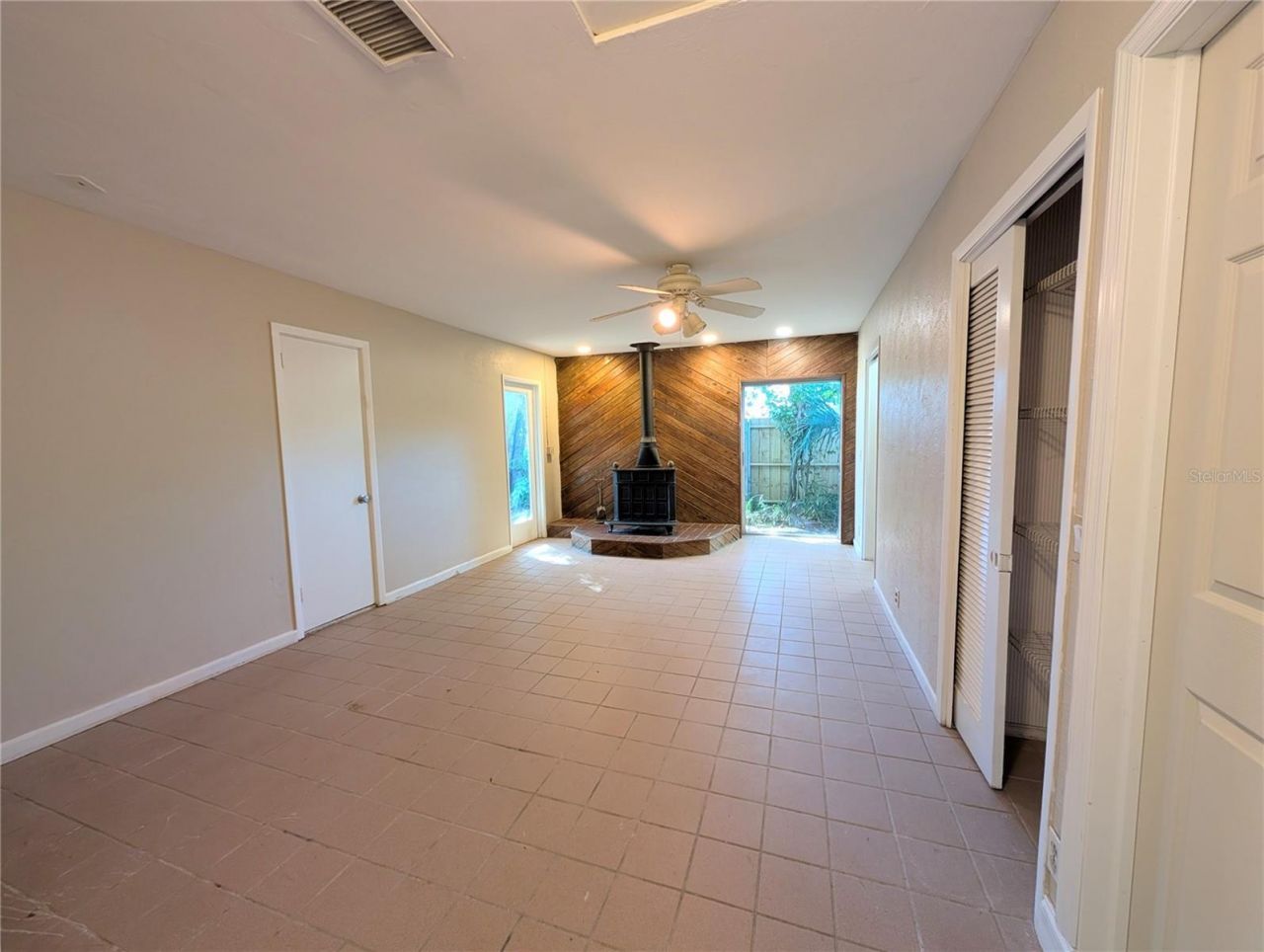 5749 Britannia Drive , Sarasota, FL 34231 Photo