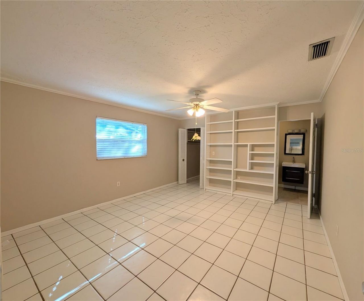 5749 Britannia Drive , Sarasota, FL 34231 Photo