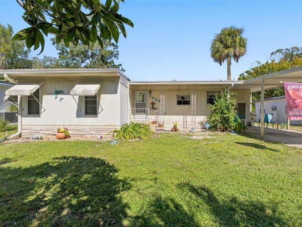 6439 THERESA AVENUE , WEEKI WACHEE, FL 34607