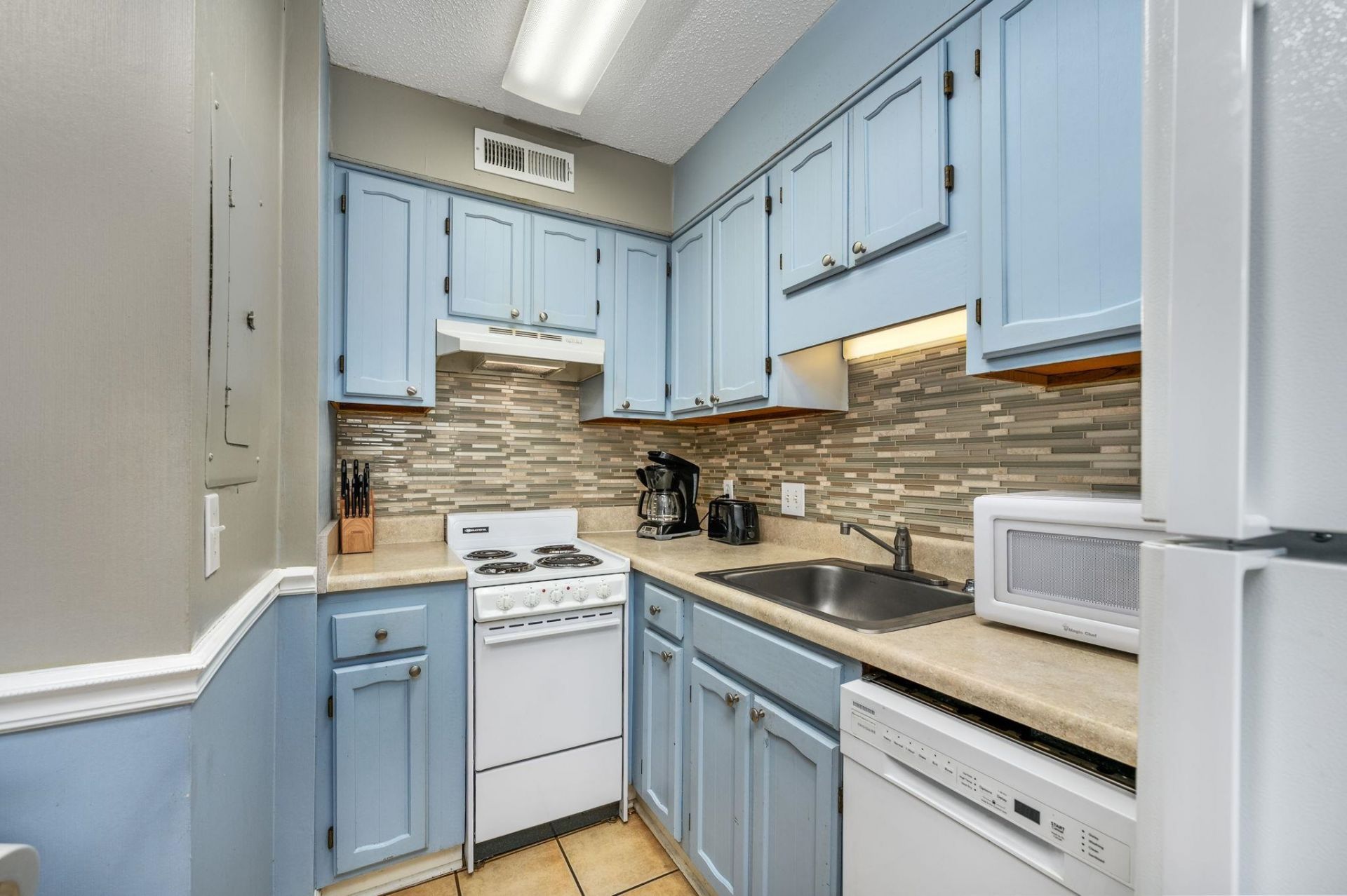 215 Atlantic Ave.  Photo 30